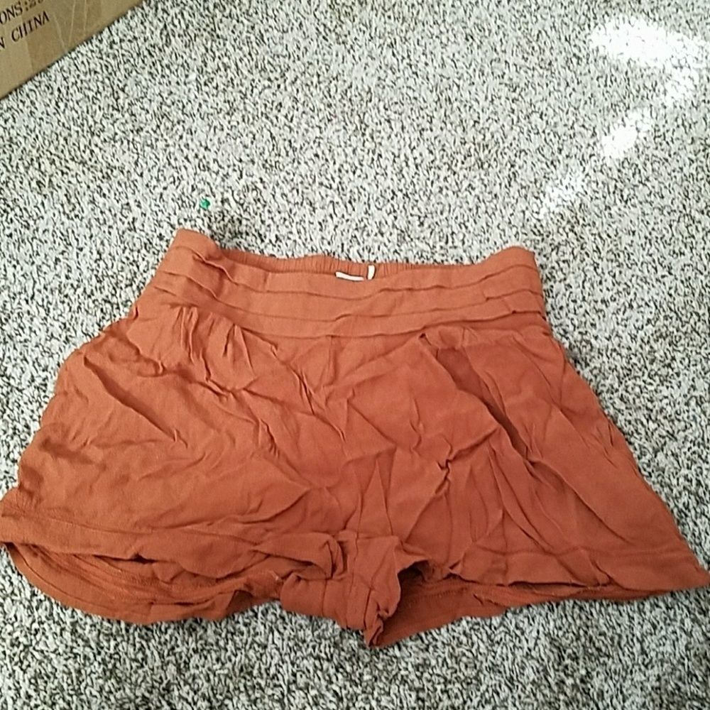 Kimchi Blue Women’s Medium Brown Shorts Relaxed Fit Casual Shorts
